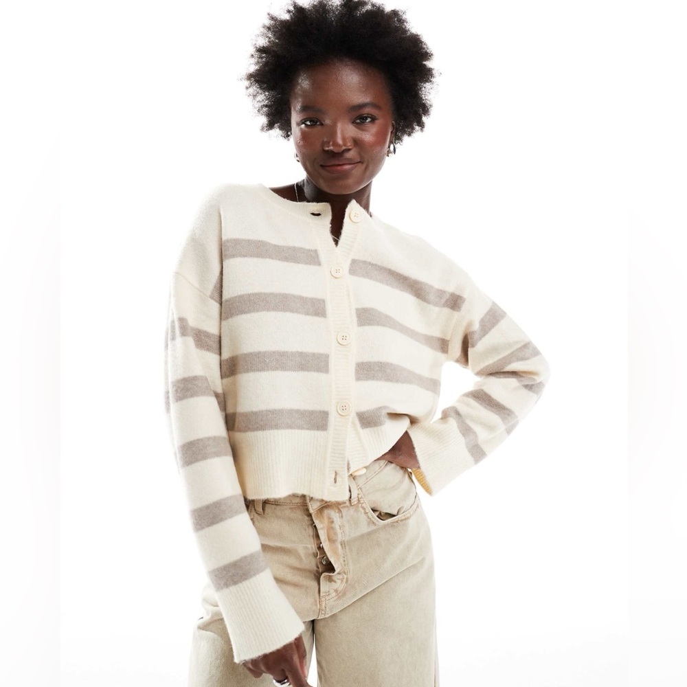 ASOS Design Crew Neck Cardigan Sweater Size: XS